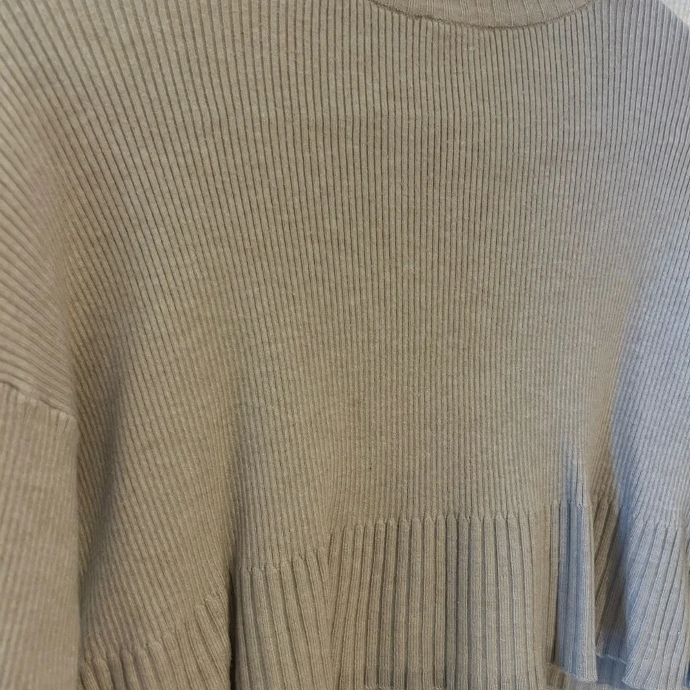 Tan Ribbed Cropped Sweater - Picture 3 of 3